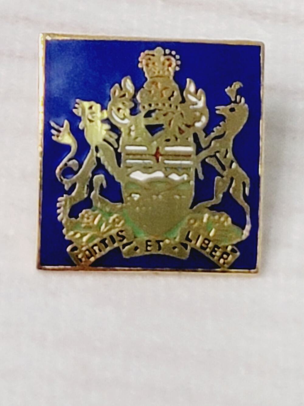 Vintage Alberta Coat Of Arms Fortis Et Liber Gold & Blue Lapel Pin